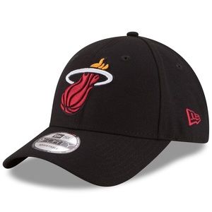 New Era Miami Heat Official Team Color
9FORTY Adjustable Hat - Black